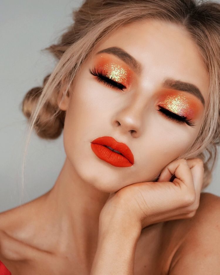 7 Most Beautiful Glitter Eyeshadow Looks For 2021