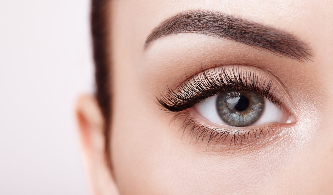 Does Olive Oil Help Eyelashes Grow?