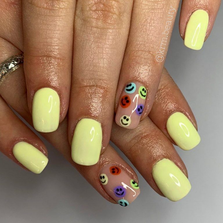15 Cutest Smiley Face Nails Of 2024 BeautyWayMag