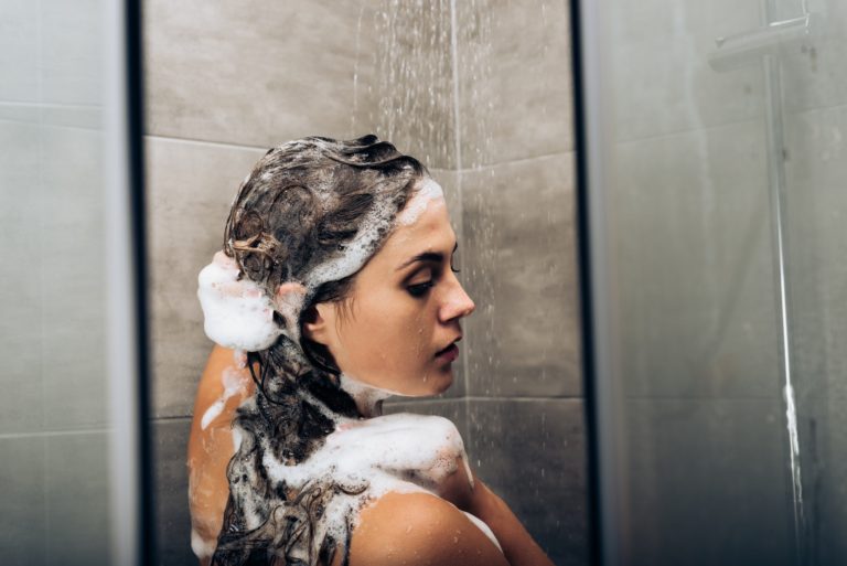 Best Shampoos For Dry And Frizzy Winter Hair