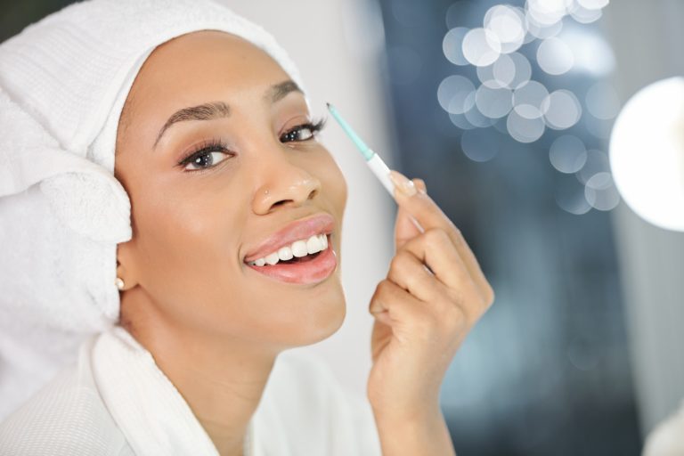 How to Lighten Your Eyebrows Guide) BeautyWayMag