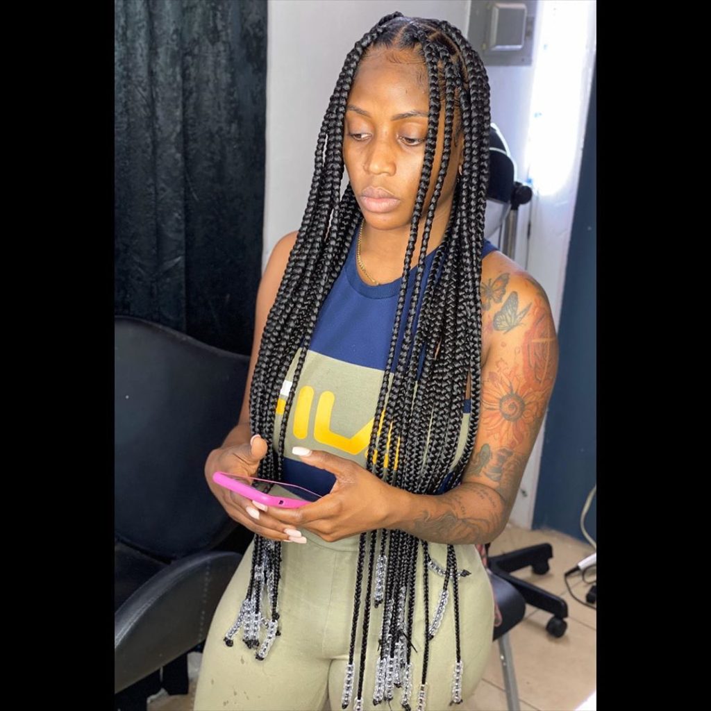 Medium Jumbo Knotless Braids