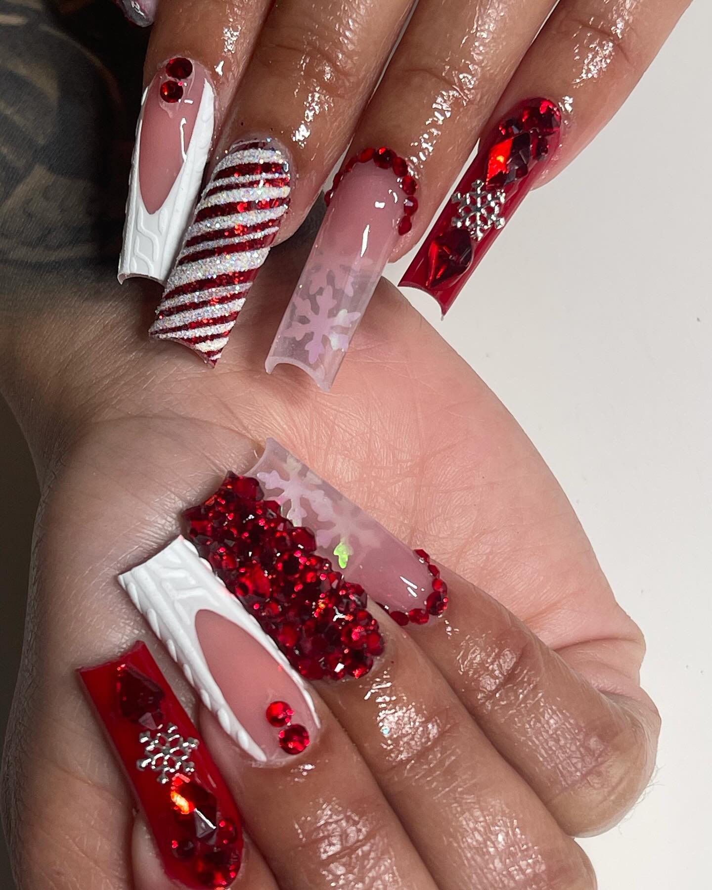 Red Cheer Nail Set With Stones