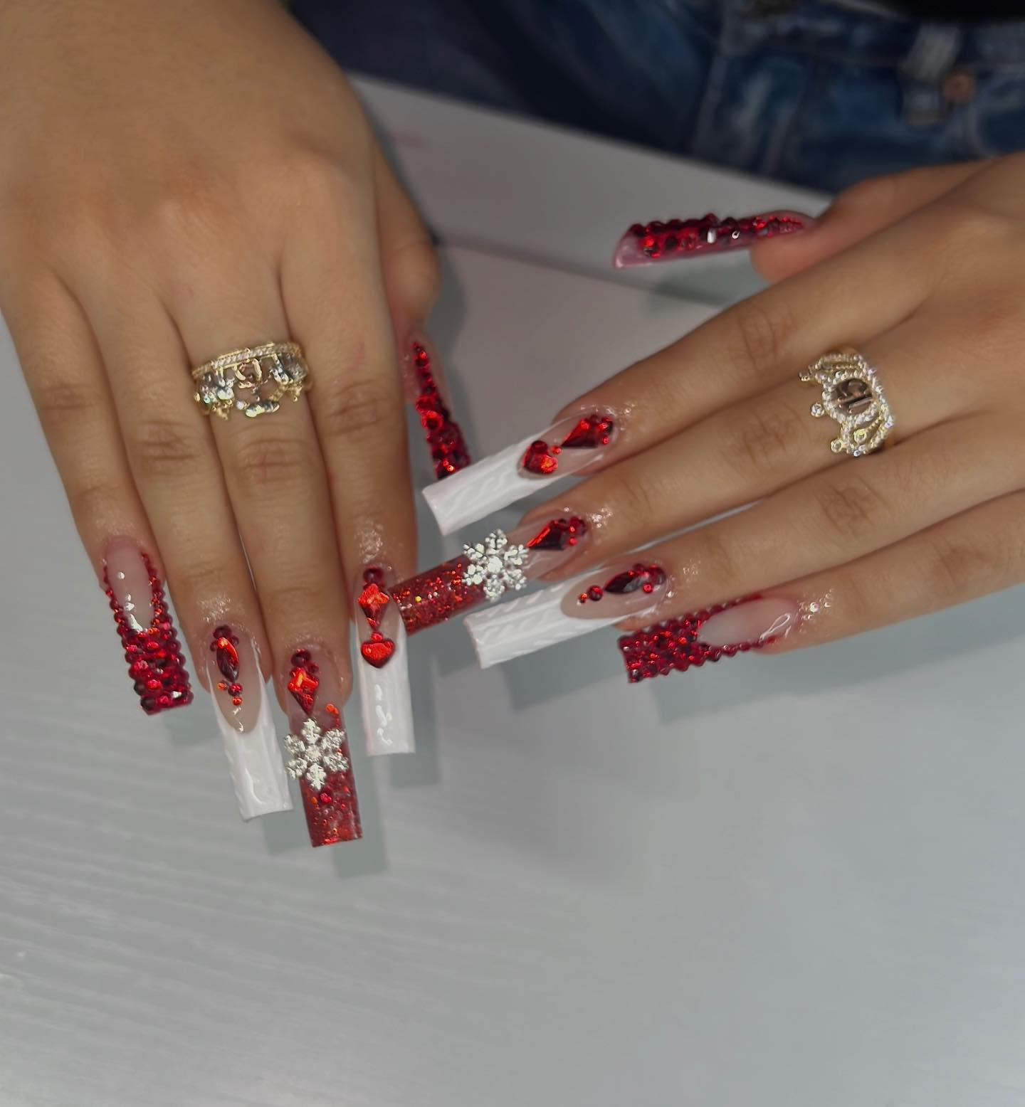 White And Red Acrylic Set