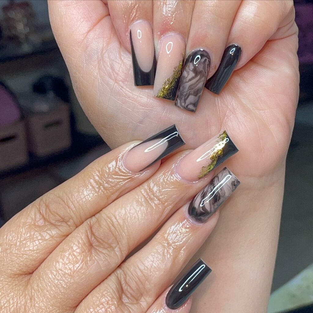 Fall-inspired-black-coffin-nails