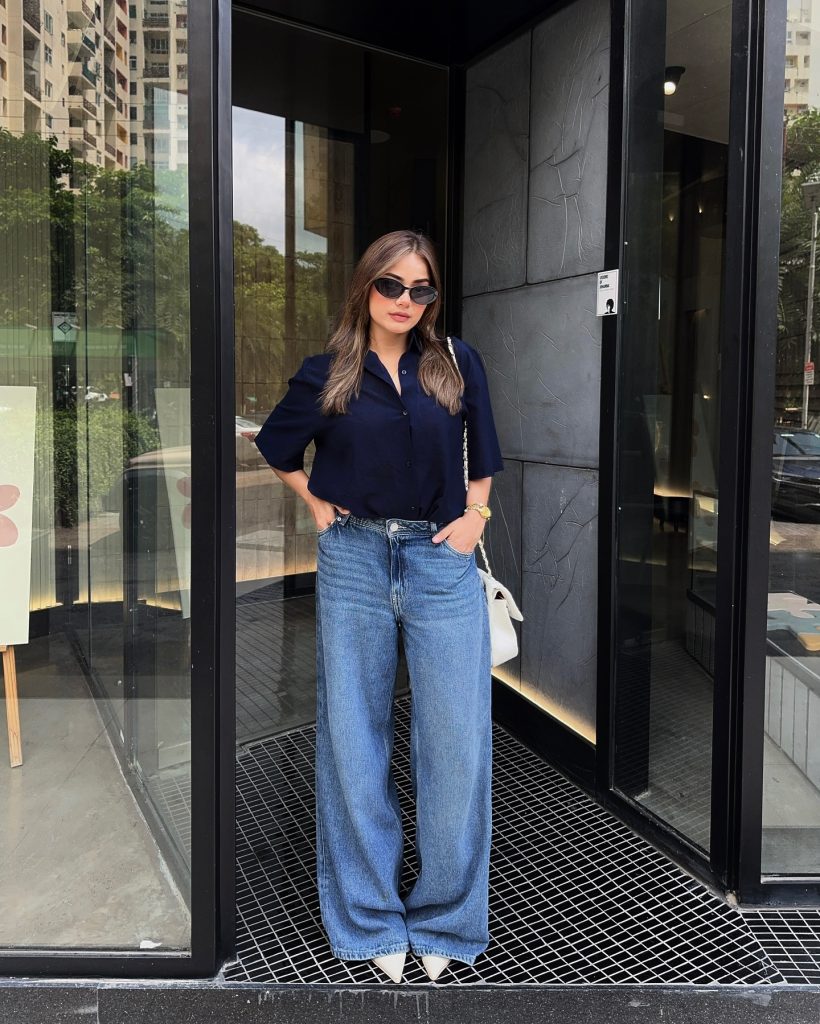 Wide Leg Boyfriend Jeans with Blouse