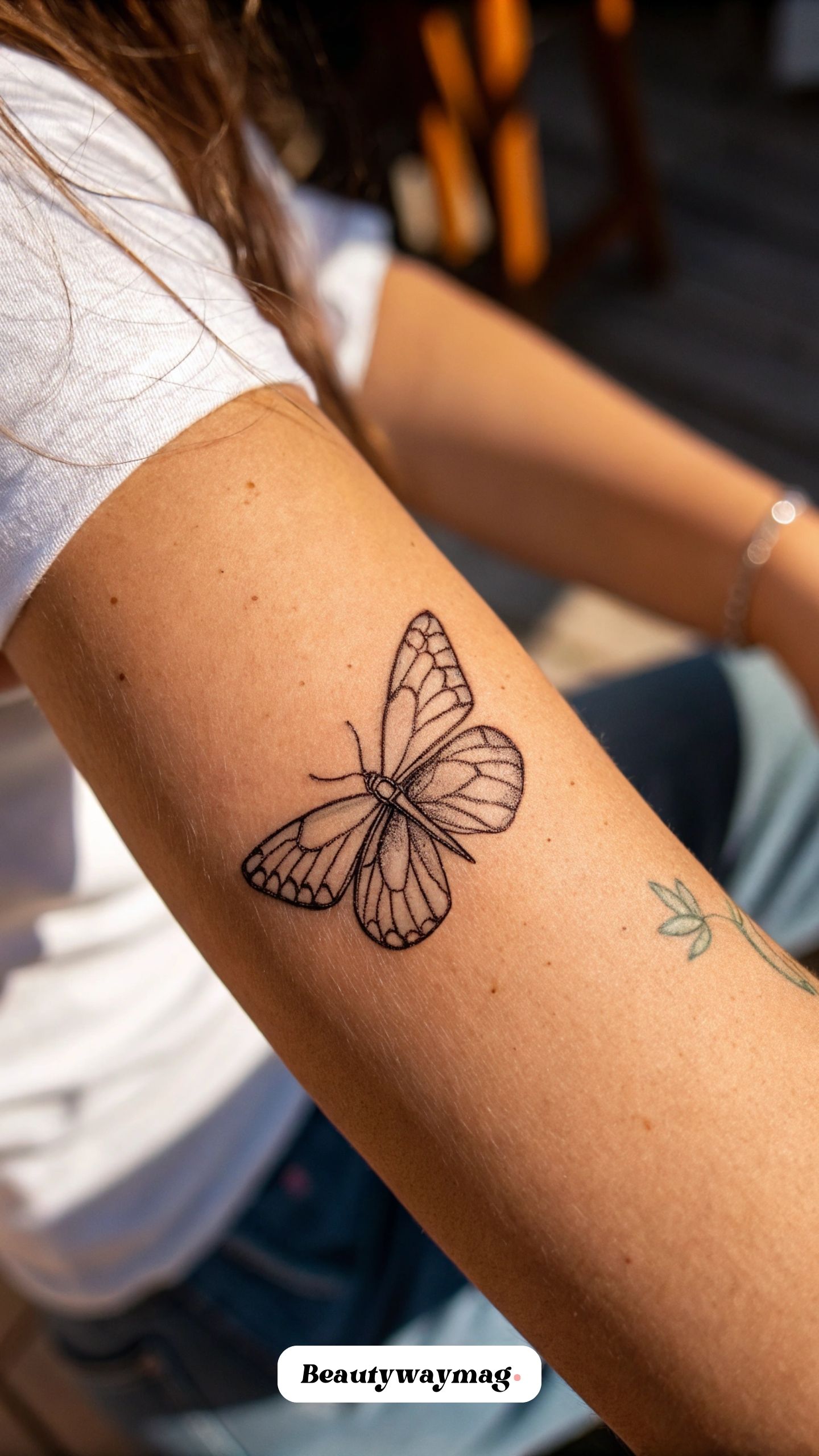 Micro Butterfly Outline