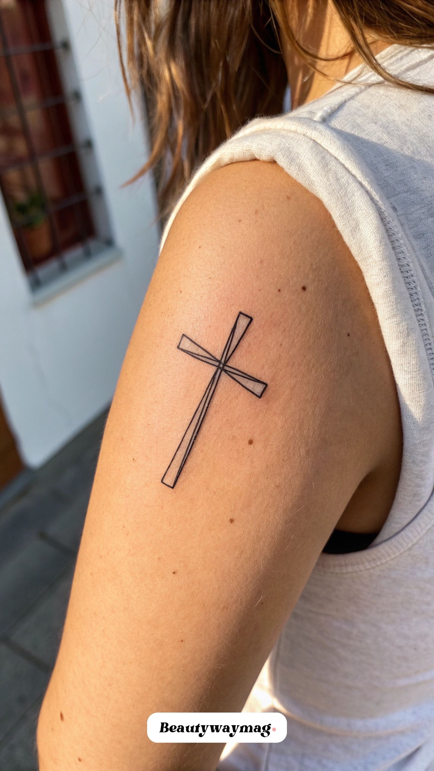 Small Cross with Fine Lines